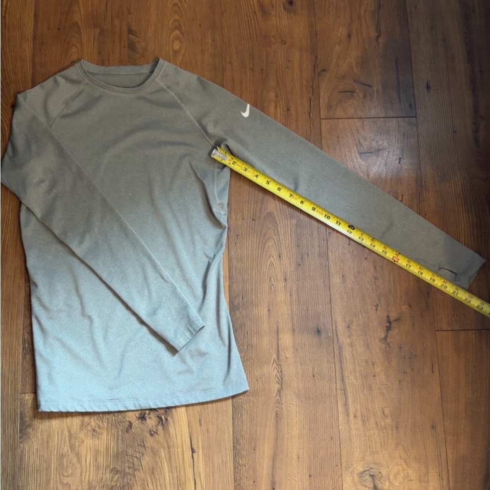 Women’s Size Medium Fitted Dri-Fit Nike Pro Combat Long Sleeve Shirt